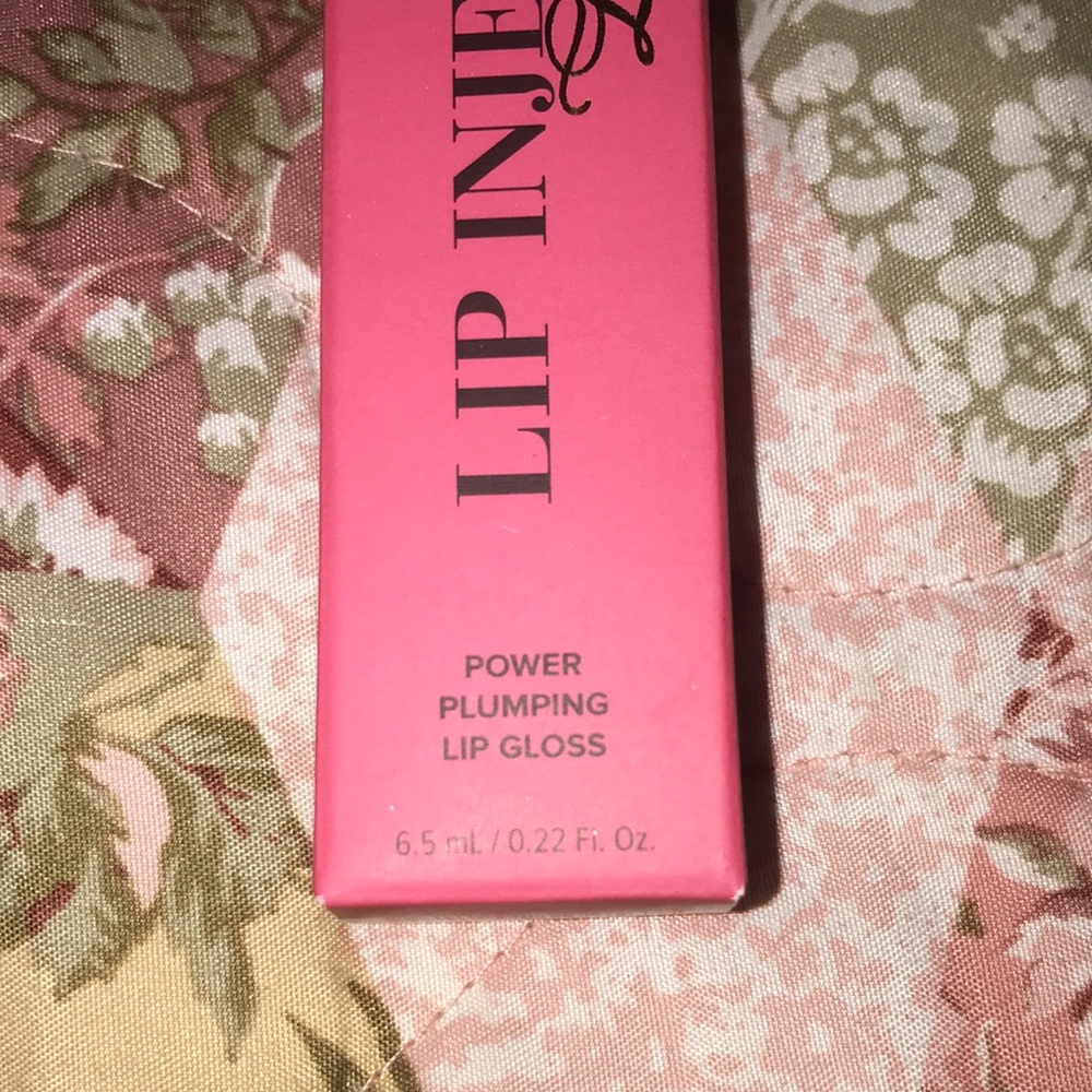 Too Faced Lip Injection lip gloss - Picture 2 of 5